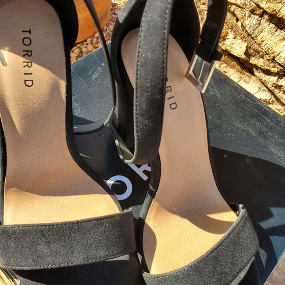 New in Box Two Strap Tapered Heel Sandal (WW) - Picture 2 of 3